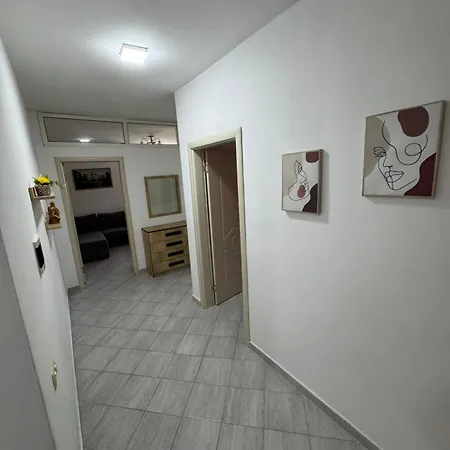 Appartement Kristi Home-5 Min Walk To