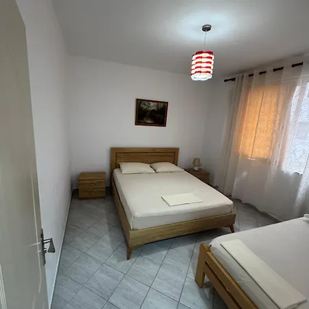 Kristi Home-5 Min Walk To Appartement Durrës